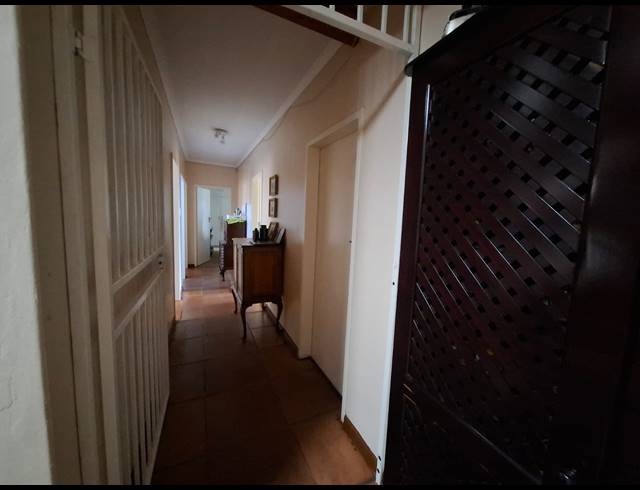 4 BEDROOM HOUSE FOR SALE IN SINOVILLE